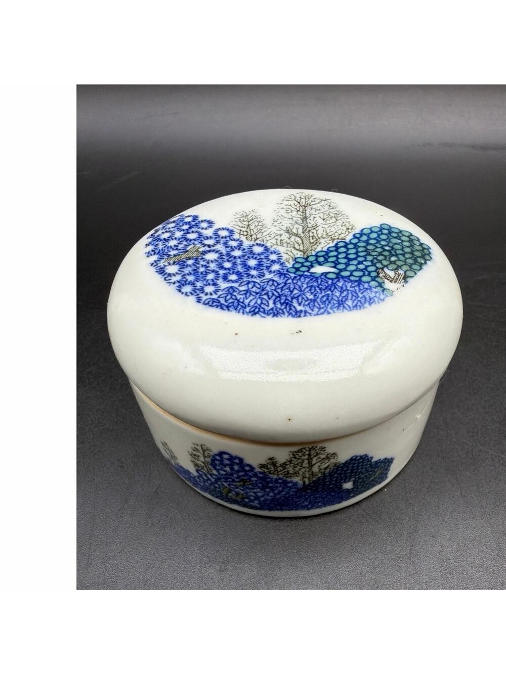 Vintage Taiwan Porcelain Trinket Box Blue Floral Lidded Jewelry Vanity Box 3”